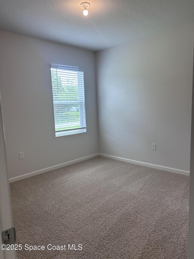 Building Photo - 2398 Angel Rd