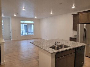 Building Photo - 4250 Bromwell Ct