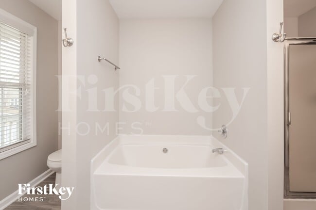 Building Photo - 6031 Apple Grove Rd NE