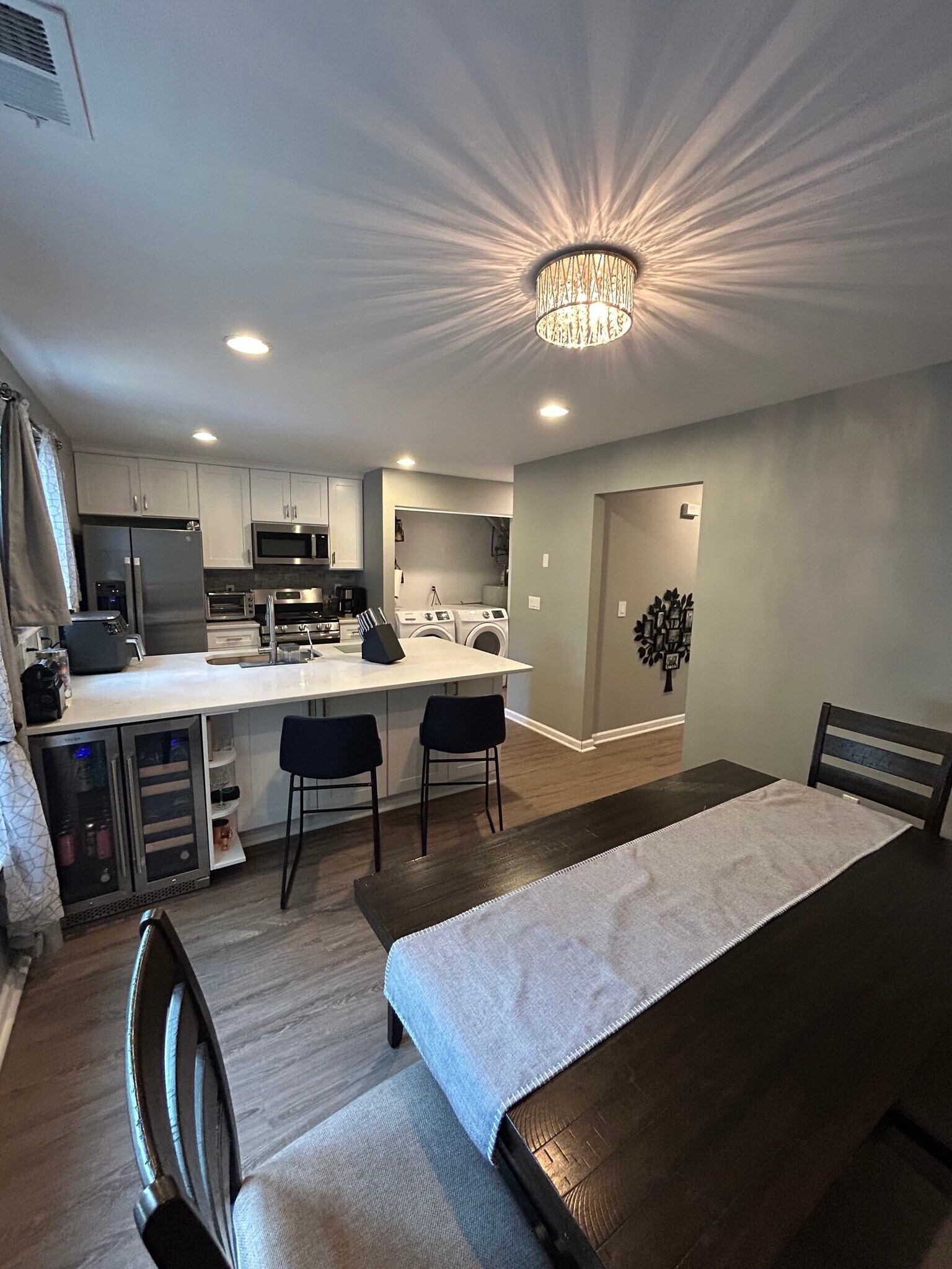 Building Photo - 448 Saint Giles Ct