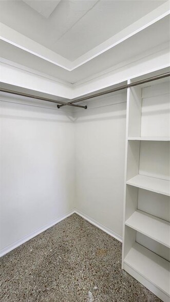 Building Photo - 2707 NE 32nd St
