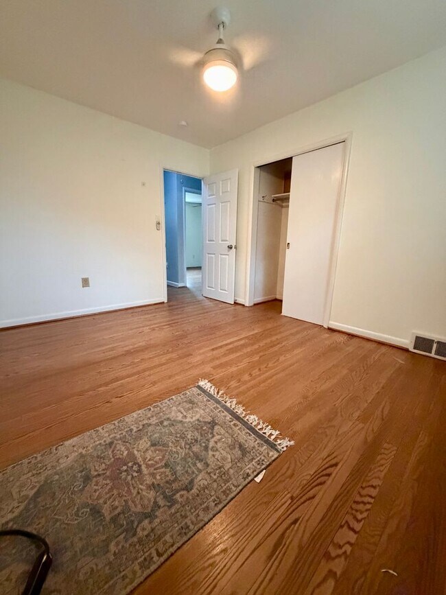 Building Photo - 300 Winding Way