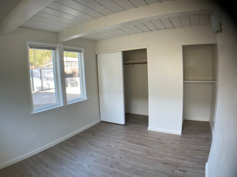 Building Photo - 117 Christel Oaks Dr