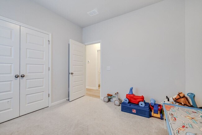 Building Photo - Spacious 4BR Home in Rincon with Fenced Yard & Modern Comforts