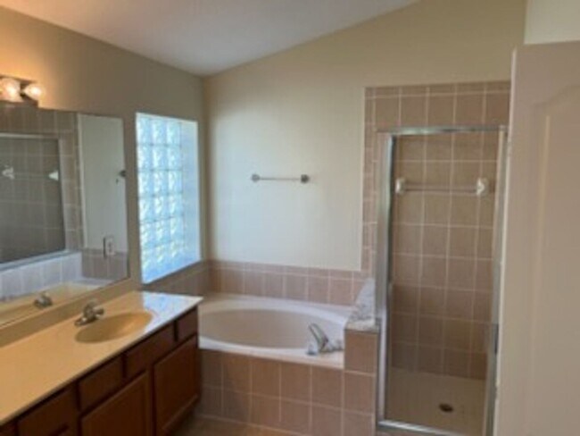 Building Photo - 3 bedroom home for rent