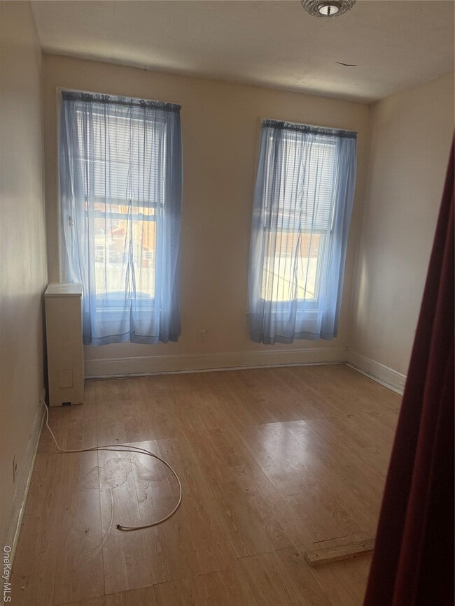 Building Photo - 24-32 23rd St