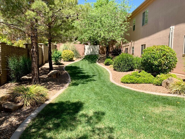 Building Photo - 2276 Greystone Dr