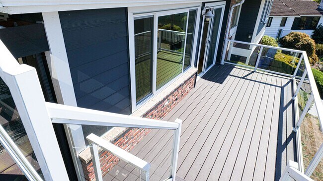 Building Photo - 4Bd/2.5Ba Edmonds House