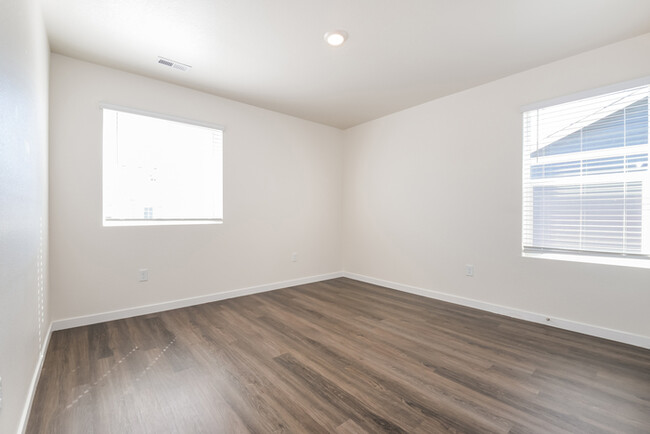 Building Photo - Beautiful 4 Bedroom in Thornton