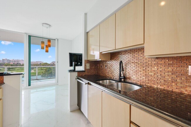 Building Photo - 500 SE Mizner Blvd