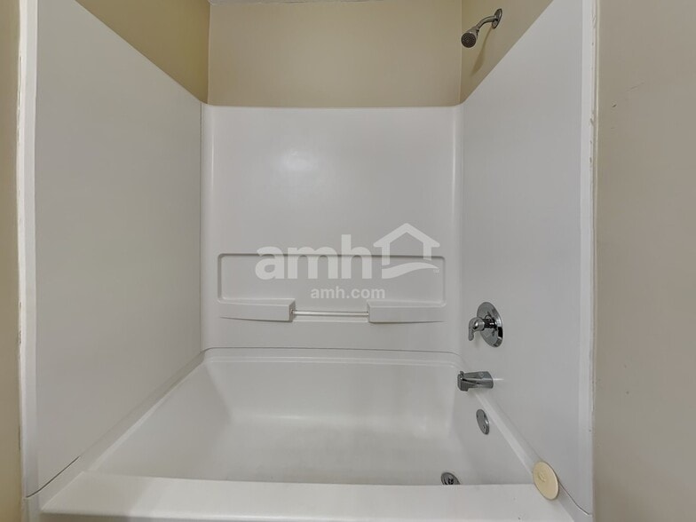 Building Photo - 171 Fox Glen Ct