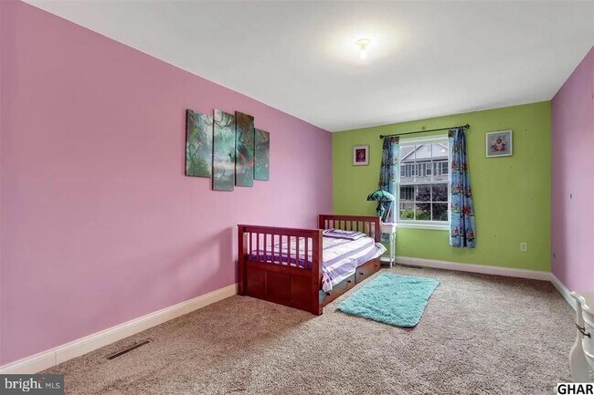 Building Photo - 490 Adam Ln