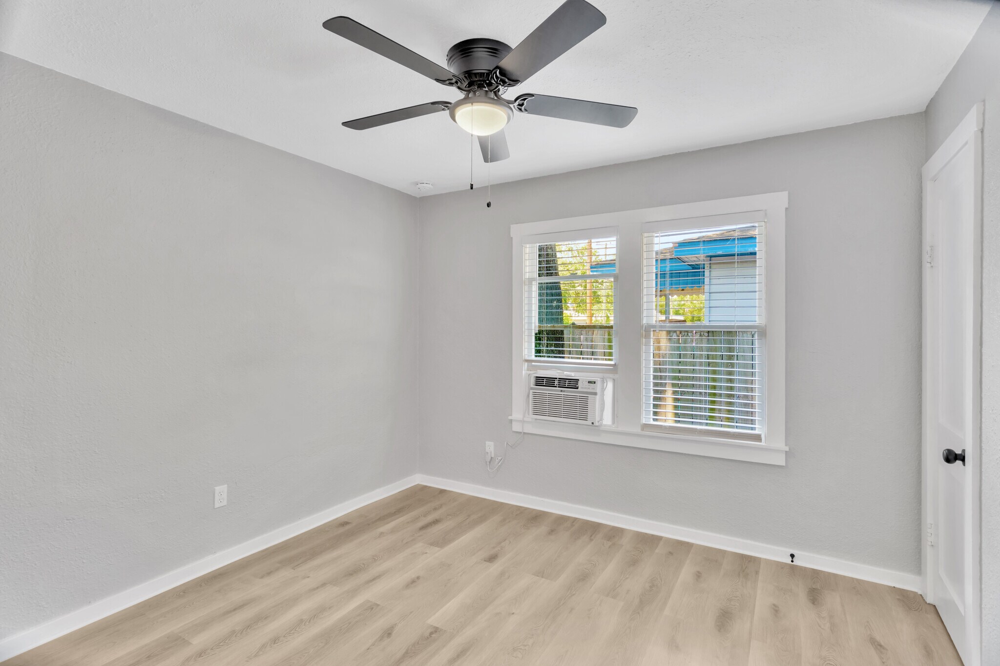 Master Bedroom - 1485 Hamlet Ave