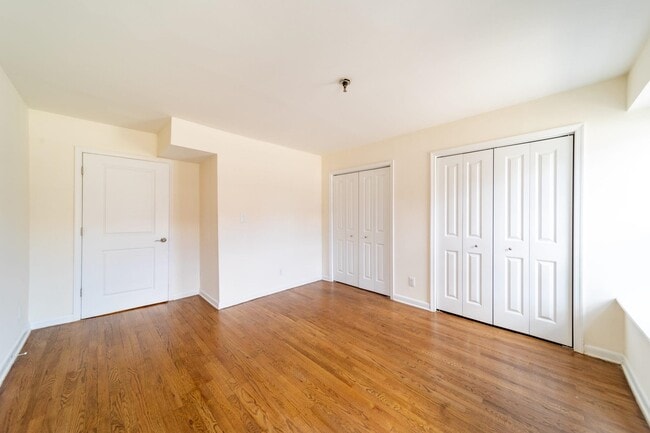 Building Photo - 357 Varick St