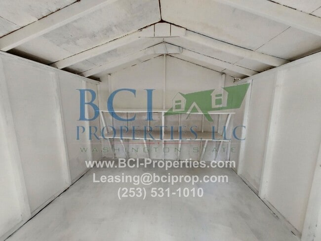 Building Photo - JUST REMODELED!! THIS 3 BEDROOM AVAILABLE 6/15!
