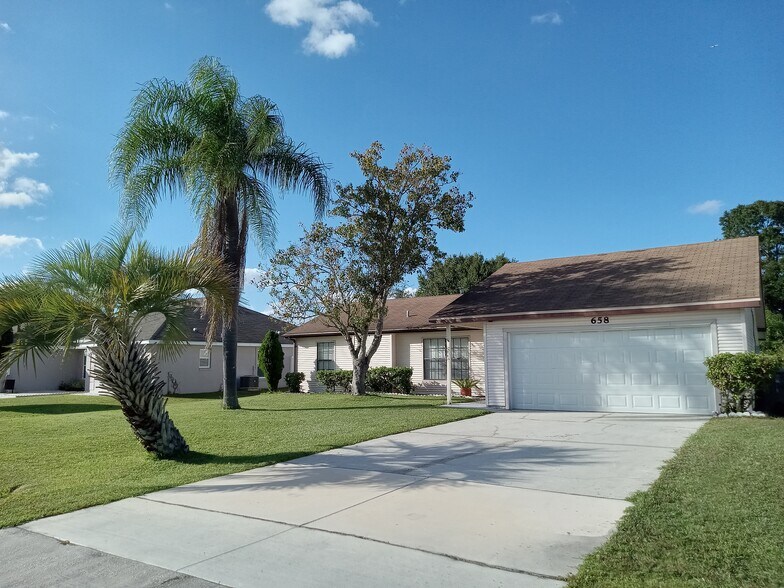 Primary Photo - 658 Dromedary Ct