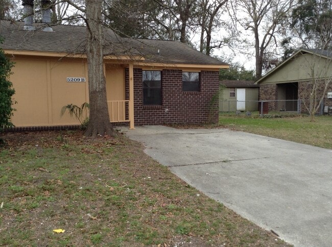Building Photo - 5209 Napoleon Dr