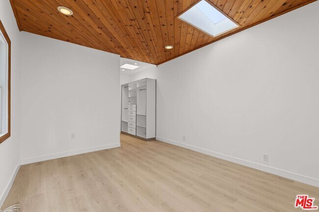 Building Photo - 2730 2nd St