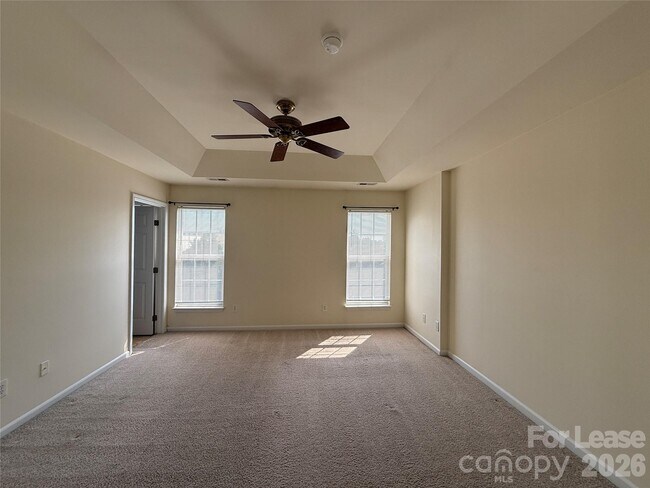 Building Photo - 9766 Blossom Hill Dr