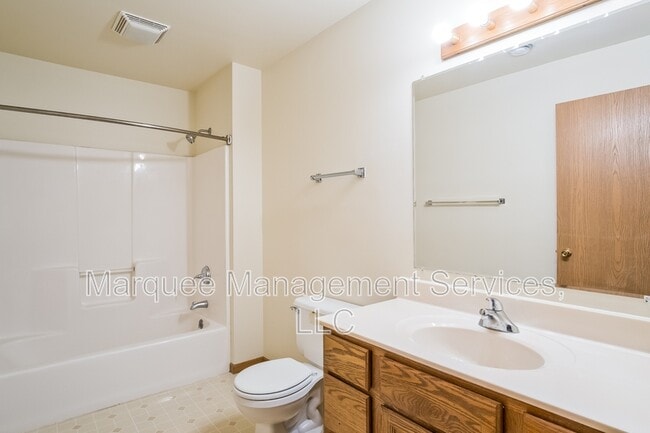 Building Photo - 213 Chateau Dr