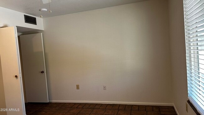Building Photo - 14630 N Cameo Dr