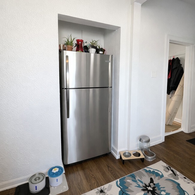 Building Photo - 2920 N Albany Ave