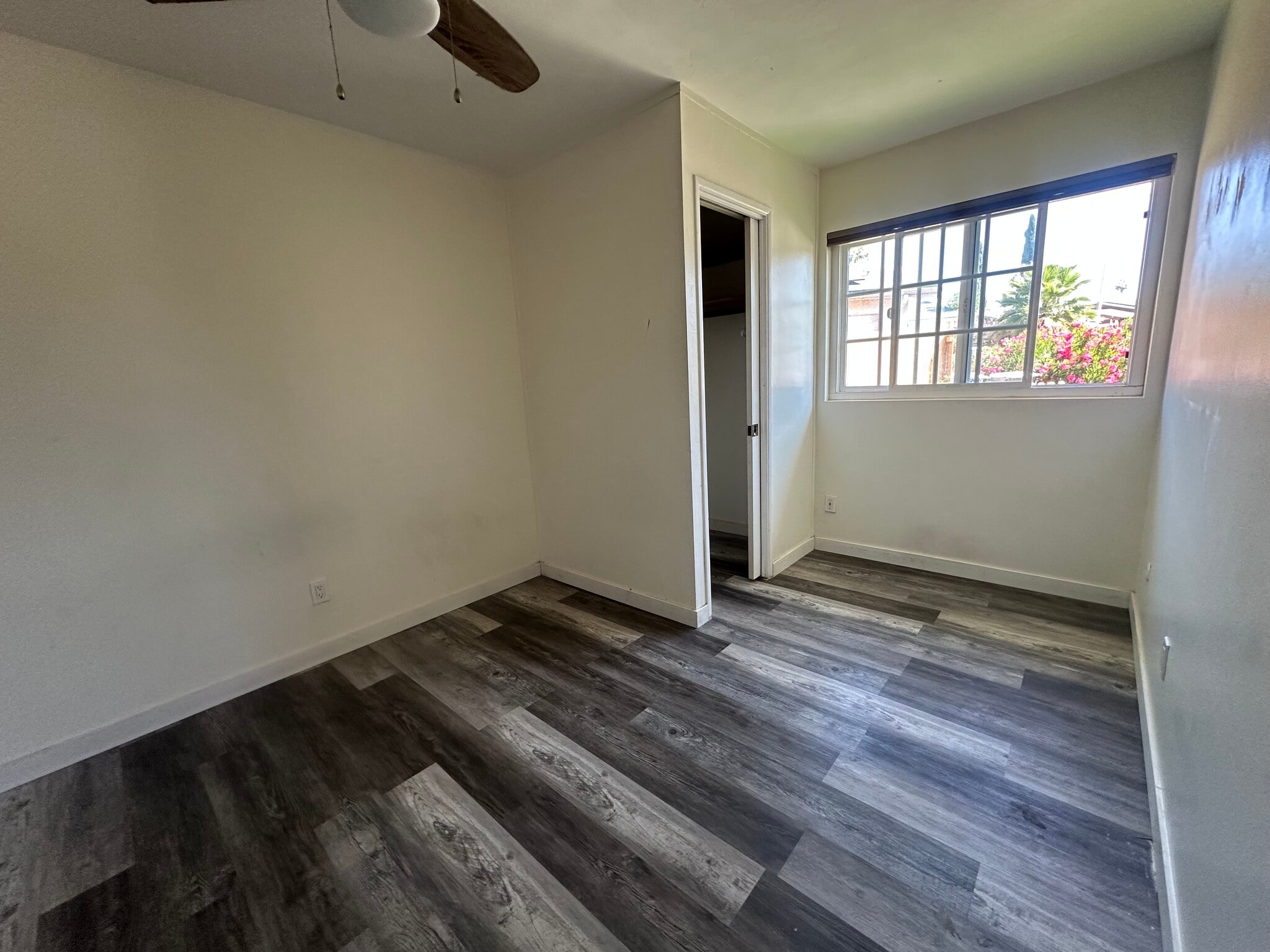 Building Photo - 9230 Pine Valley Dr