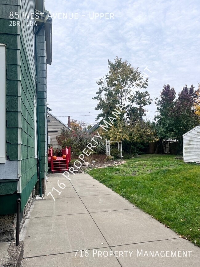 Building Photo - Charming, Fully Rehabbed 2 BR Apartment in...