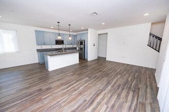 Building Photo - Amazing 3 Bedroom Condo available now! Totally loaded unit, schedule a tour today!