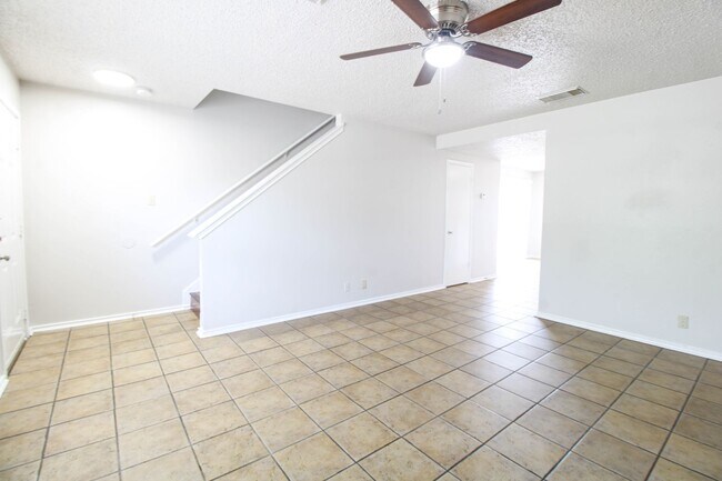 Building Photo - 5515 Kenton Bluff
