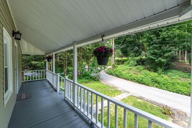 Building Photo - 2 Congdon Ln