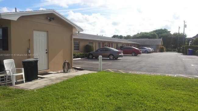 Building Photo - 330 Southwind Dr