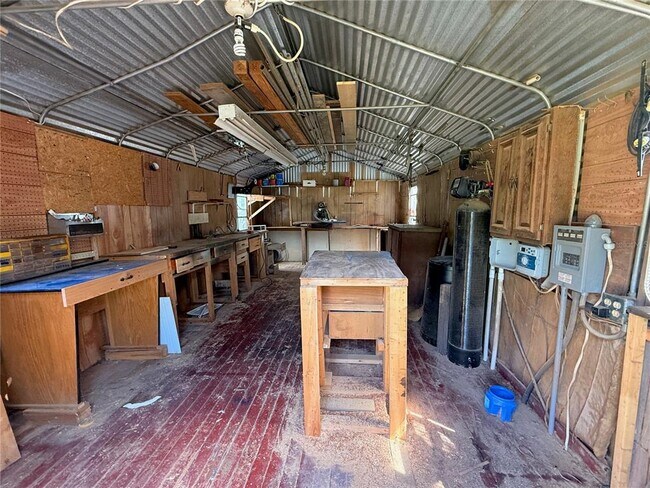 Building Photo - 4701 NE 7th Ave