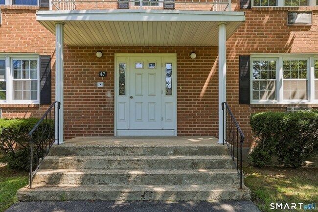 Building Photo - 9 Grandview Dr