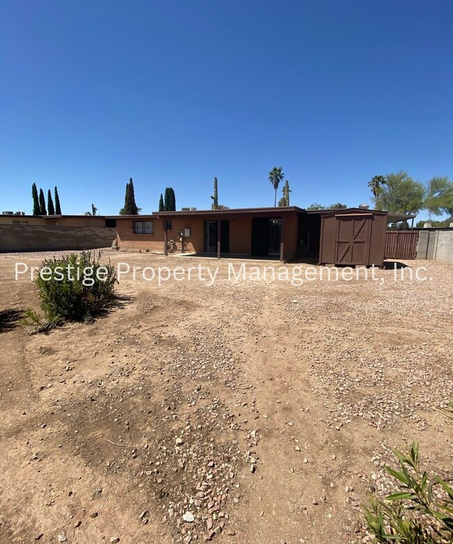 Building Photo - East Side Living Offering, Comfort & Conve...