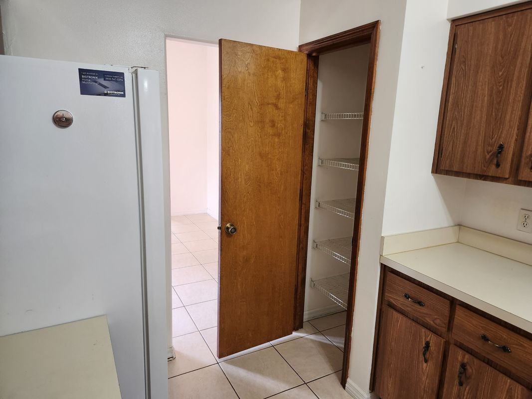 Building Photo - 818-817 7 Gables Cir SE