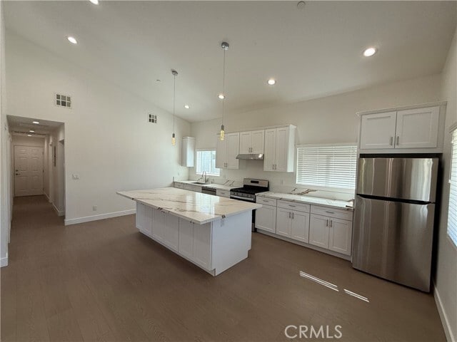 Building Photo - 9132 Balcom Ave