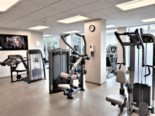 Building Photo - 3700 S Ocean Blvd