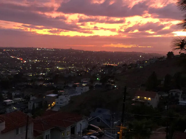 Building Photo - 9742 Date St