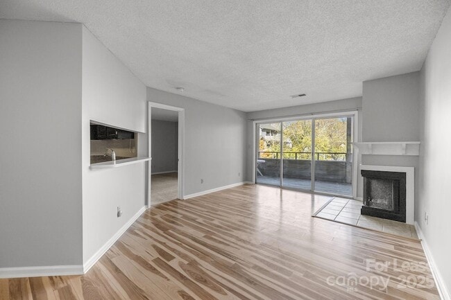 Building Photo - 2505 Stockbridge Dr