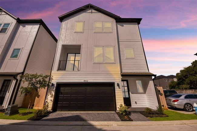 Building Photo - 8502 Kolbe Ln