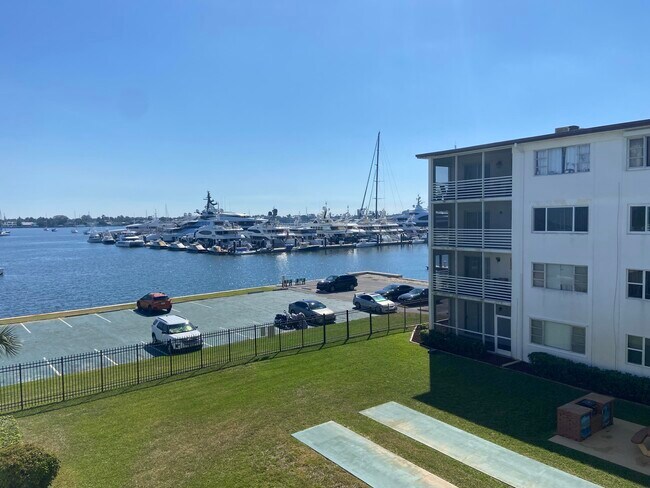 Building Photo - 4500 N Flagler Dr