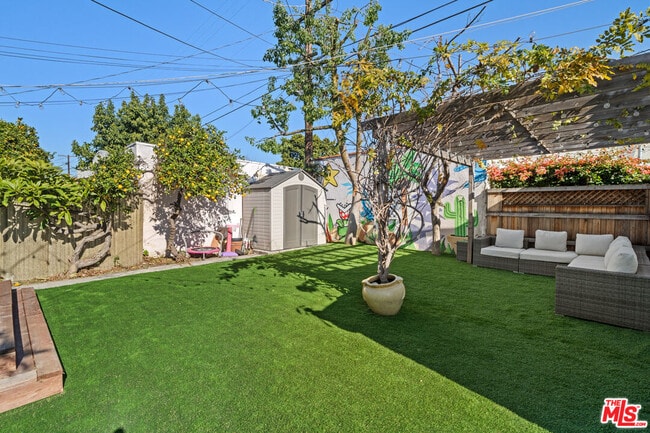 Building Photo - 2826 Somerset Dr