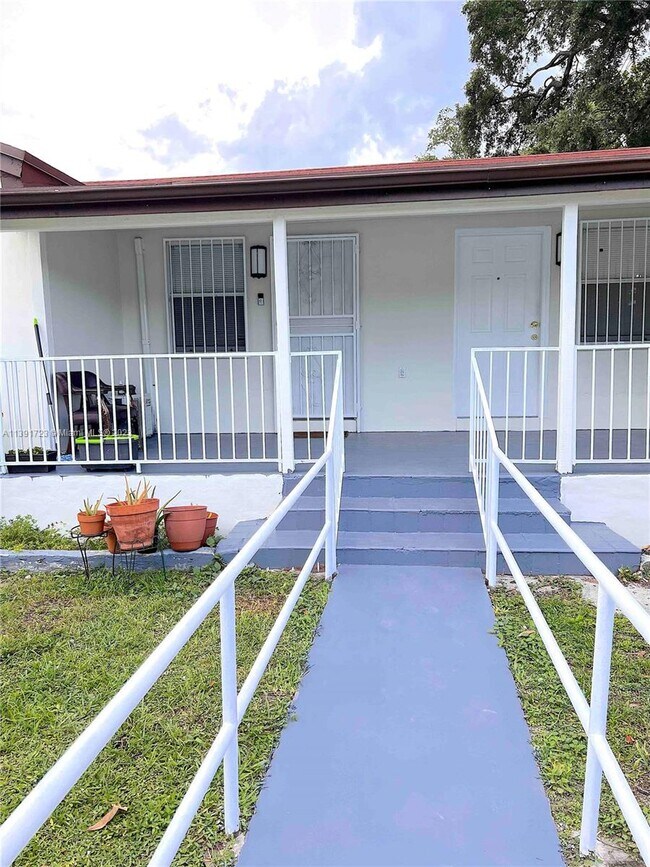 Building Photo - 3101 NW 28th St