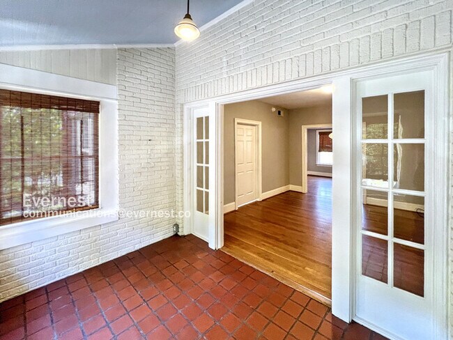 Building Photo - 2819 Highland Ave