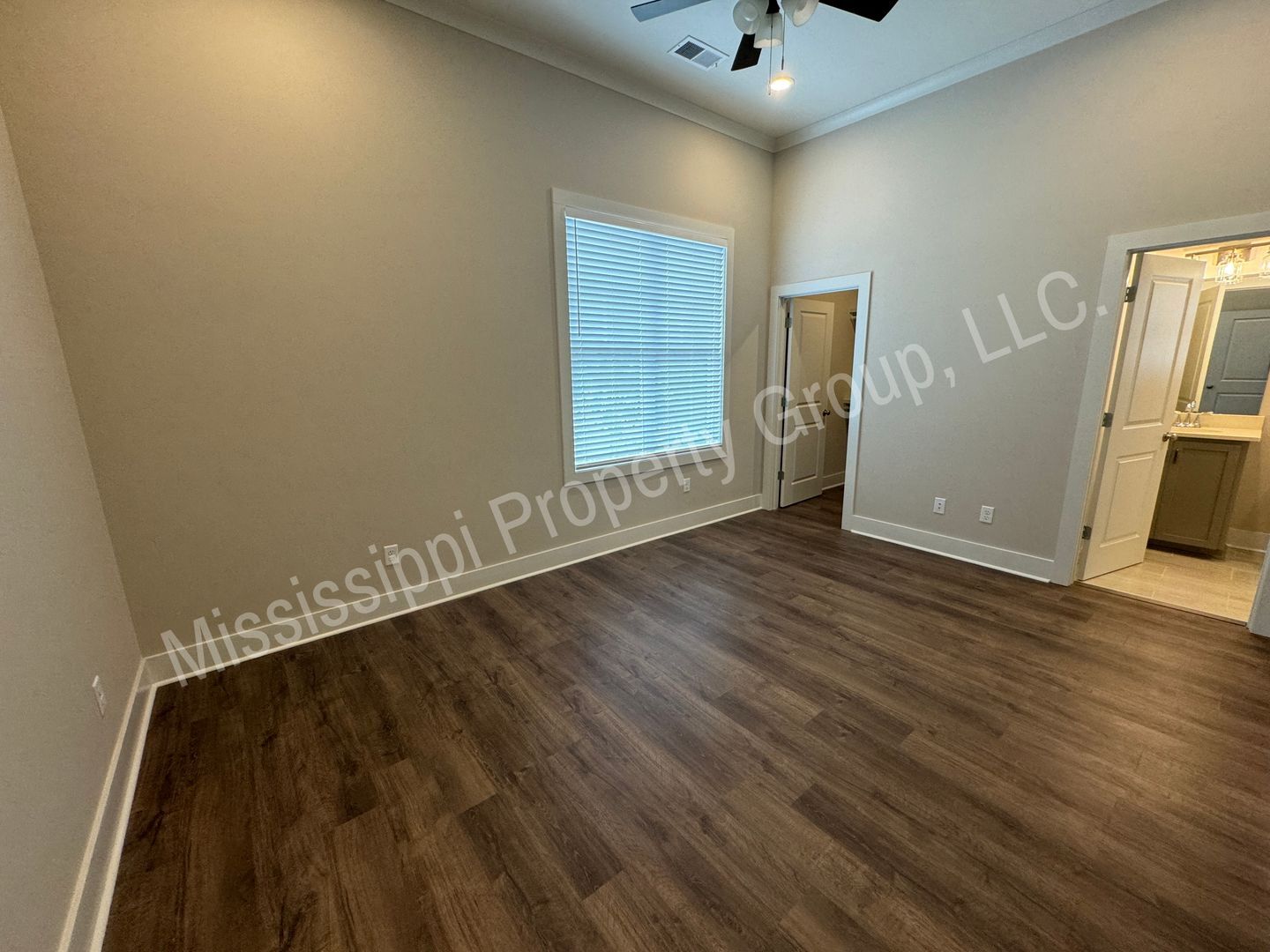 Building Photo - 1404 Pleasant Dr
