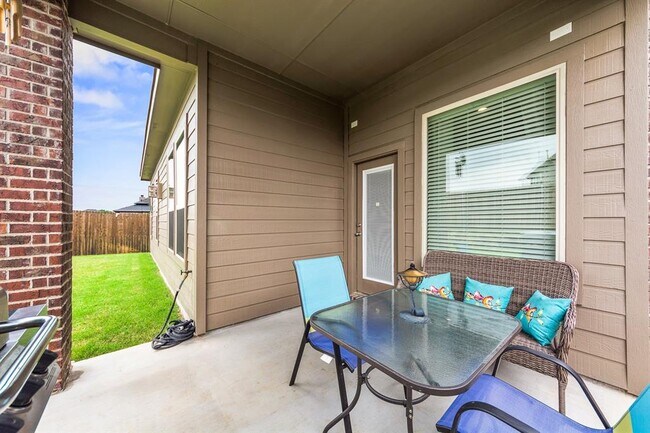 Building Photo - 932 Lake Cypress Ln