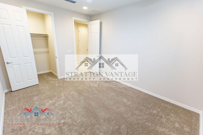 Building Photo - 17645 W Palo Verde Dr