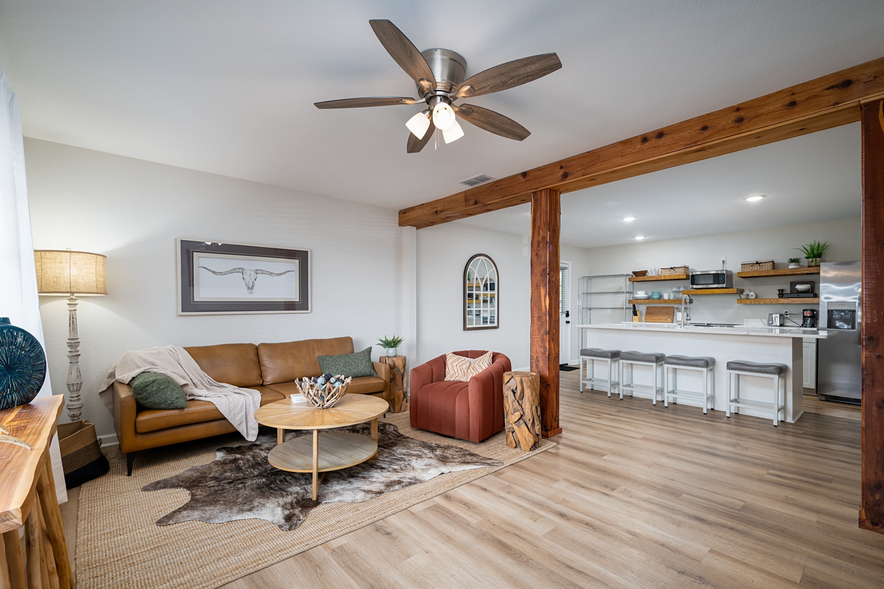 Building Photo - 1528 E Devine St