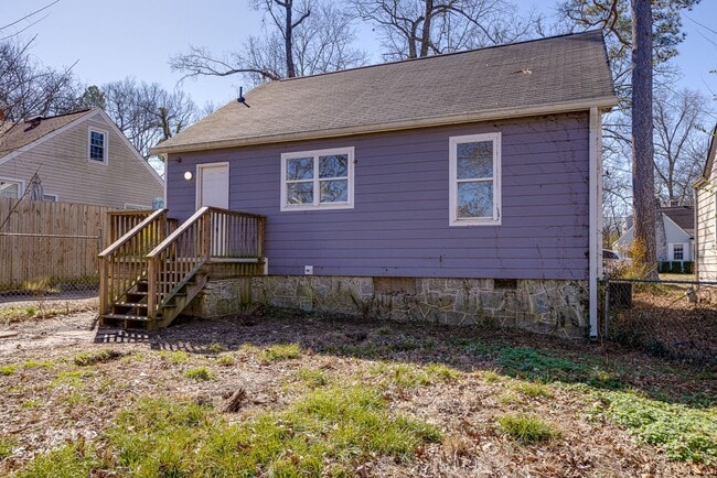 Building Photo - Newly Renovated 3BR/1BTH with Loft for Rent!